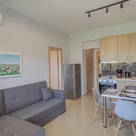 Renovated 2 -platanias